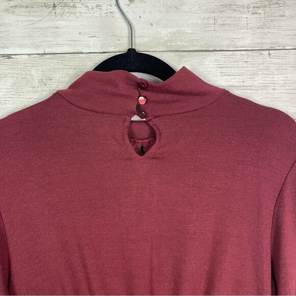 Brea Canyon Shabby Chic Rosa Keyhole Knit Top Size Large - Picture 7 of 8